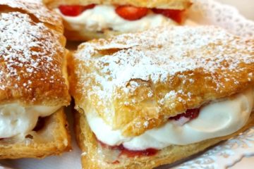 Puff pastry filled with vegan cream, strawberries and strawberry jam